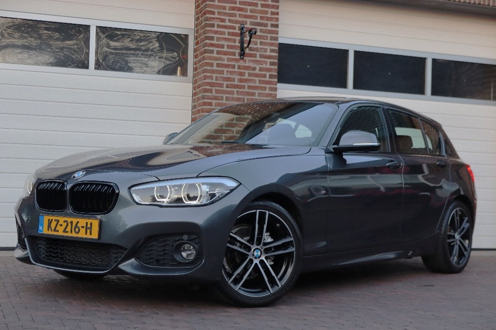 BMW 1-Serie 118i High executive M-Sport Nette, zuinige auto!, Auto's, Bi-Xenon koplampen, Alcantara, Origineel Nederlands, 650 kg