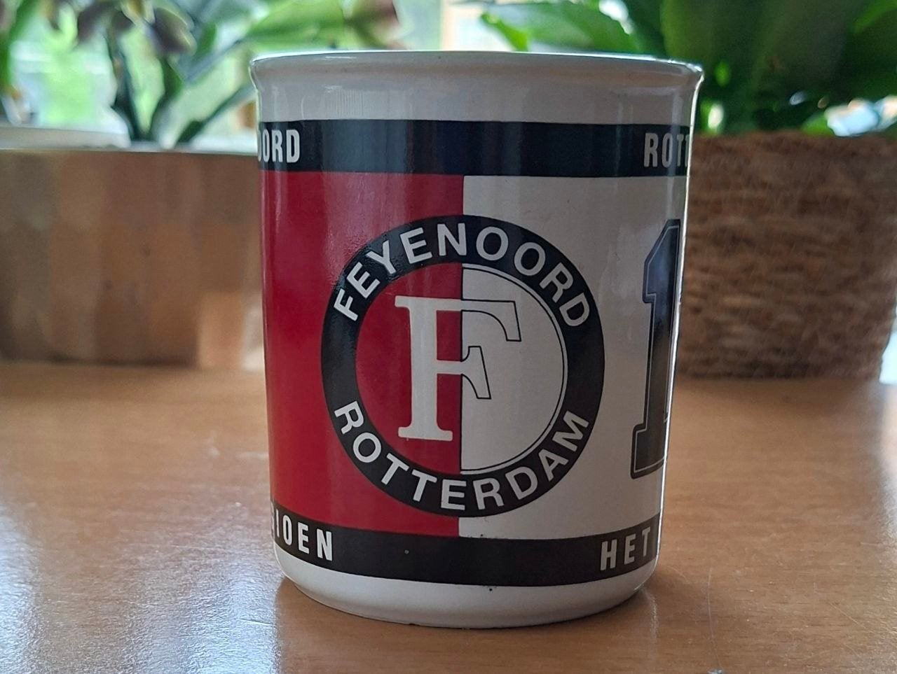 Vintage Feyenoord Mok - Het Legioen - Nummer 12, Verzamelen, Ophalen of Verzenden, Gebruikt, Feyenoord, Overige typen