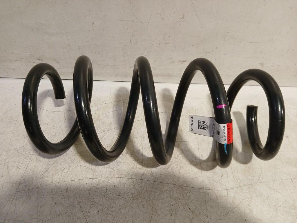 Schroefveer links achter Tesla Model 3, Onderdelen@venauto.nl, Van der Ven Autorecycling B.V., Gebruikt, Ettenseweg 76, 4706 PB Roosendaal, The Netherlands