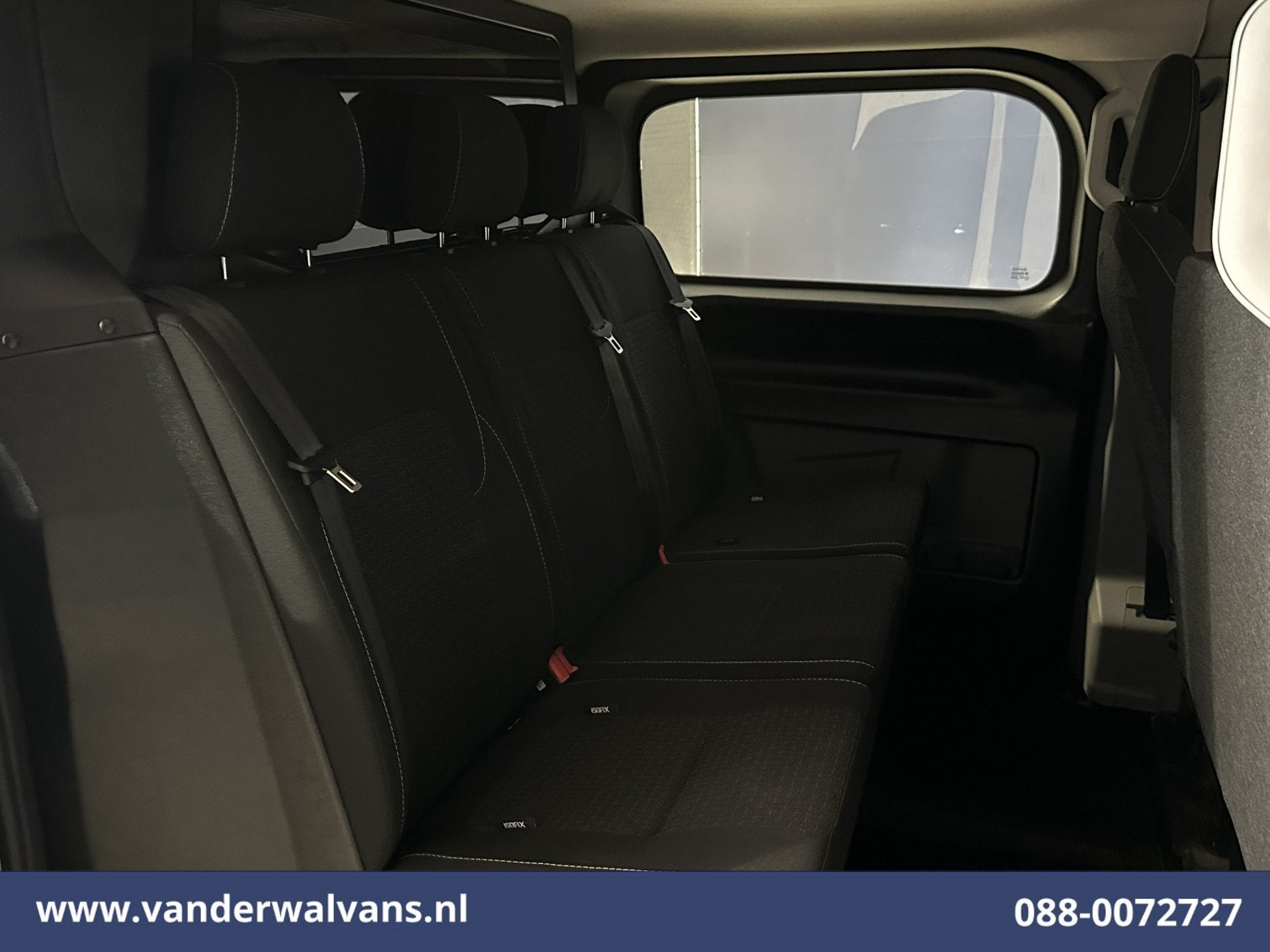 Foto 2 van Ford Transit Custom 2.0 TDCI 136pk L2H1 Dubbele Cabine Euro6