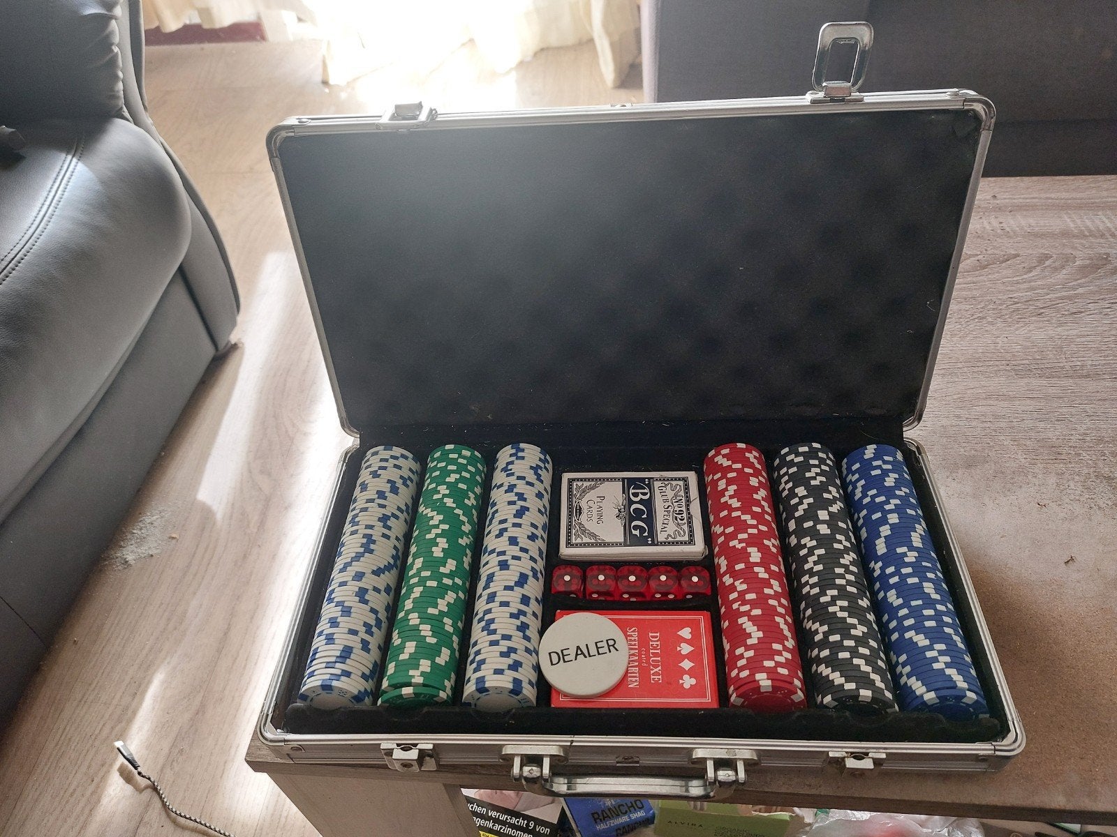 te koop een complete poker set, Ophalen