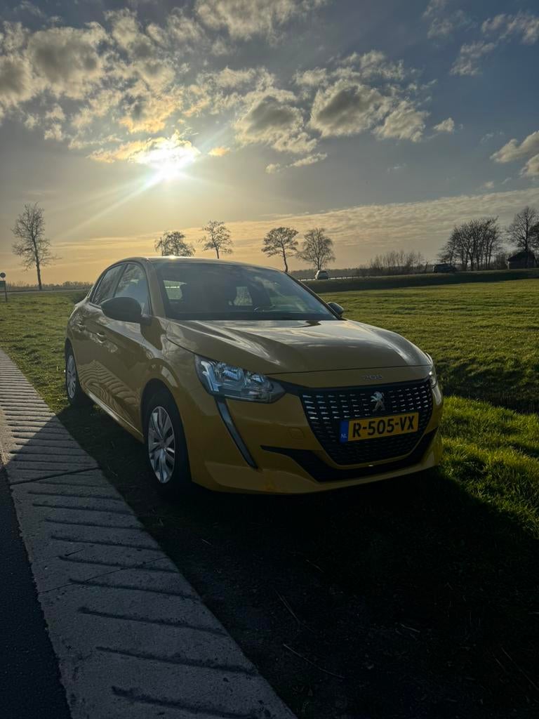 Peugeot 208 1.2 Puretech 75pk 2022, Voorwielaandrijving, Stof, Origineel Nederlands, 19 km/l