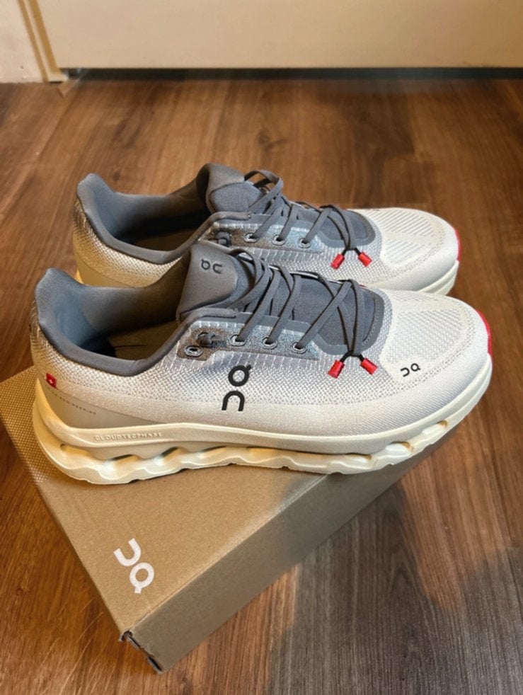On Cloud Maat 43, Wit, Nieuw, Ophalen of Verzenden, Sneakers of Gympen