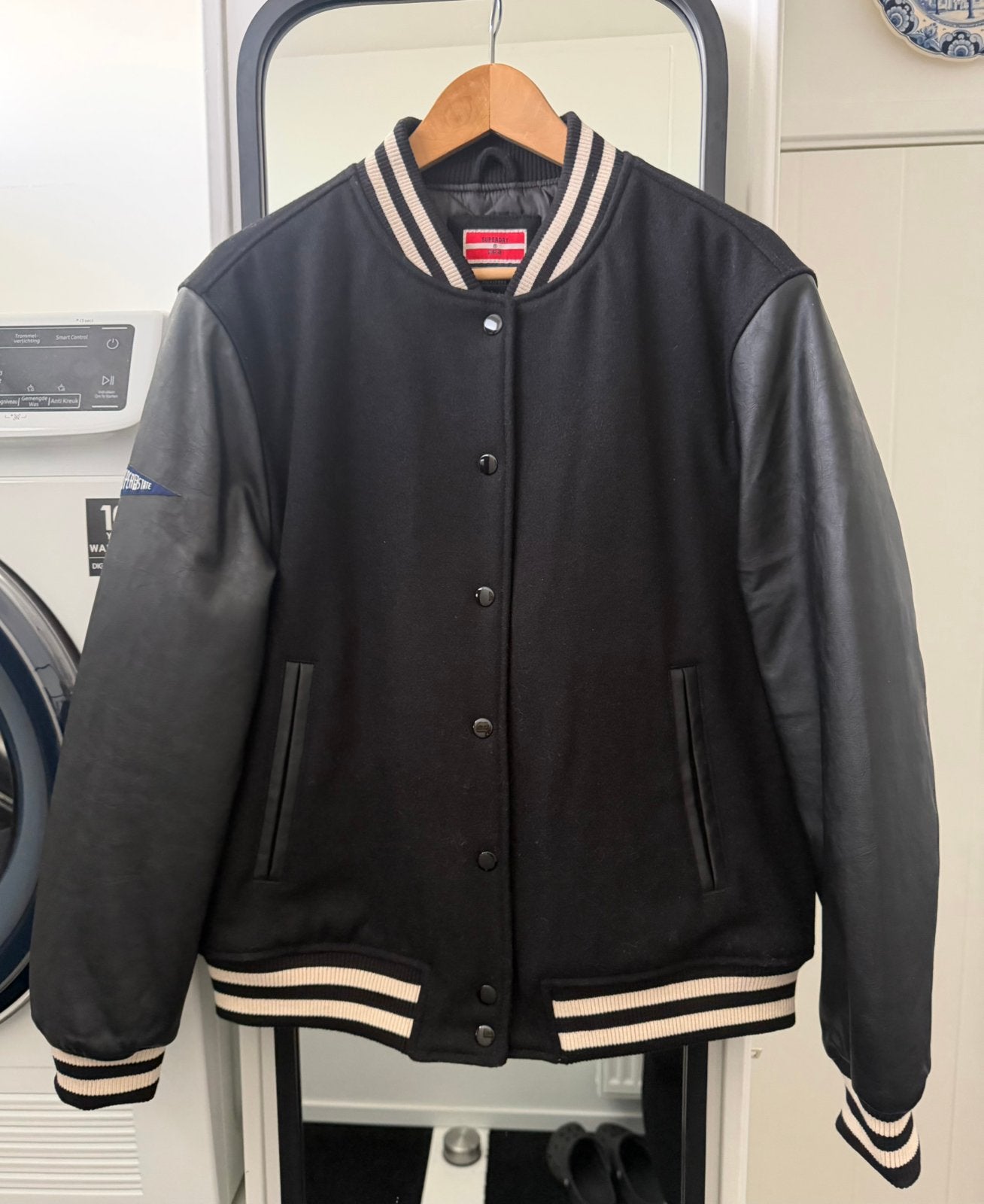 Superdry varsity bomber jack mt. 42 nieuw!, Ophalen of Verzenden, Nieuw, Maat 42/44 (L), Zwart