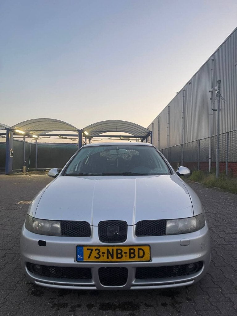 Seat Leon 1.8 20VT 132KW 2003 Grijs, Auto's, Seat, Particulier, Leon, Benzine, E, Hatchback, Handgeschakeld, Origineel Nederlands