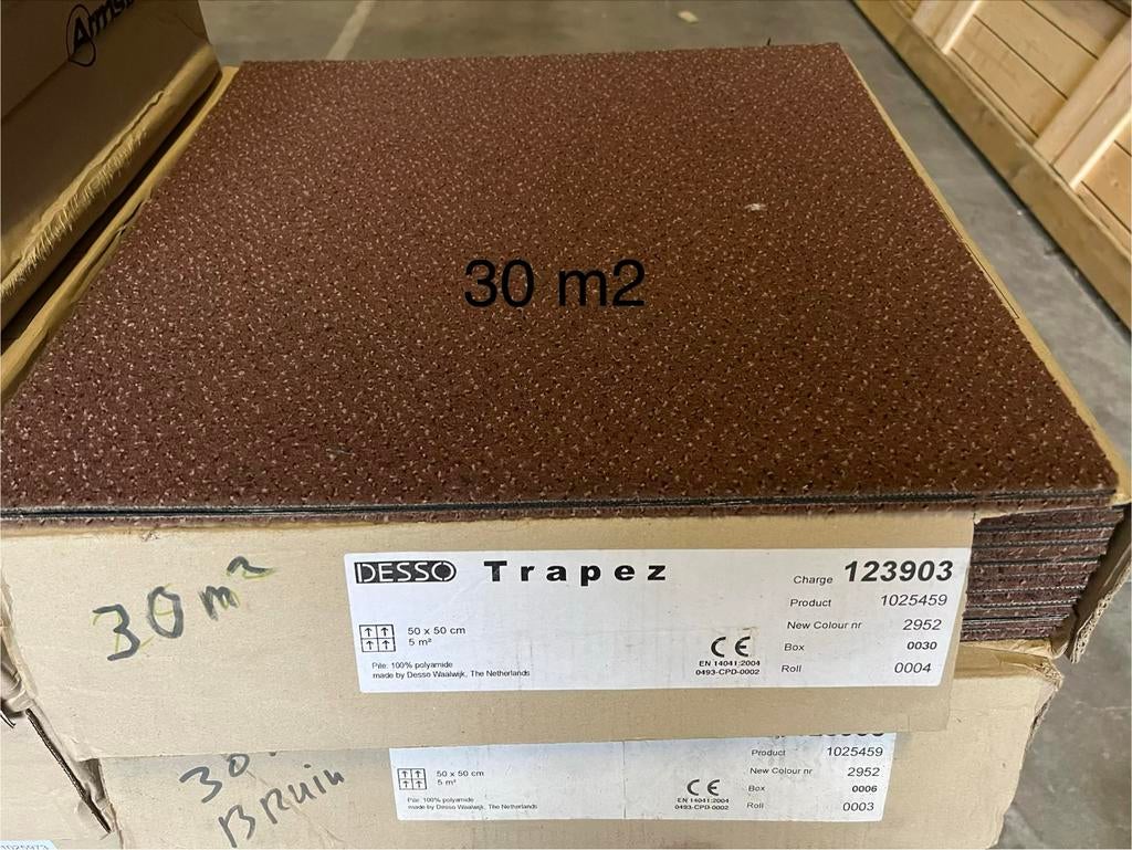 Desso Trapez tapijttegels 30 m2 bruin, Gebruikt, Bruin, Vierkant, 50 tot 100 cm