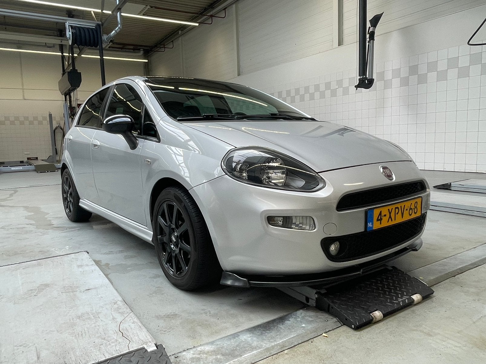 Fiat Punto Evo 0.9 TwinAir Racing – 101 PK – Nieuwe APK!, Stof, Zwart, Handgeschakeld, Particulier