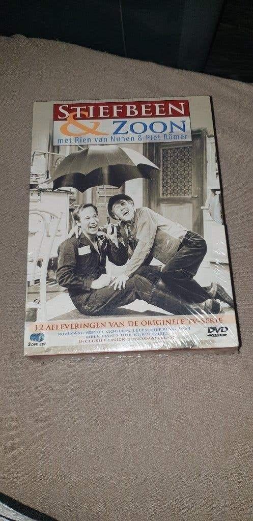 Te koop dvd box Stiefbeen & zoon nieuw nog in seal., Cd's en Dvd's, Dvd's | Tv en Series, Nieuw in verpakking, Komedie, Complete serie