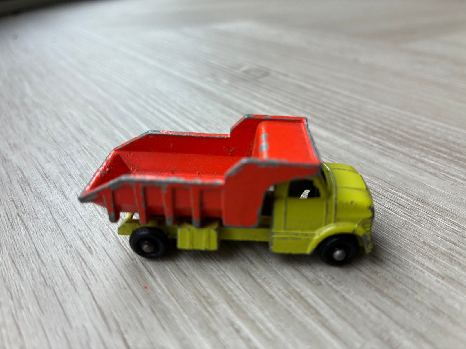 Lonestar Tuf Tots kieper truck mini auto vintage, Hobby en Vrije tijd, Ophalen of Verzenden, Gebruikt, Bus of Vrachtwagen