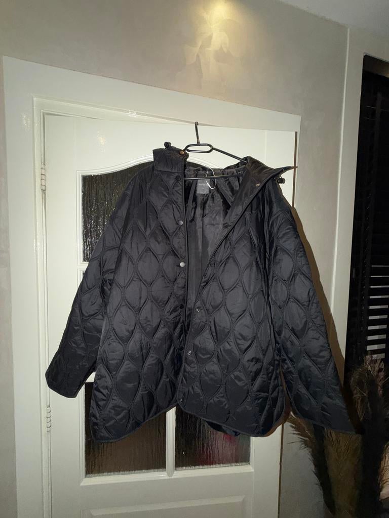 Zwarte gewatteerde jas Primark - Maat L, Kleding | Dames, Jassen | Winter, Ophalen of Verzenden, Zo goed als nieuw, Maat 42/44 (L)