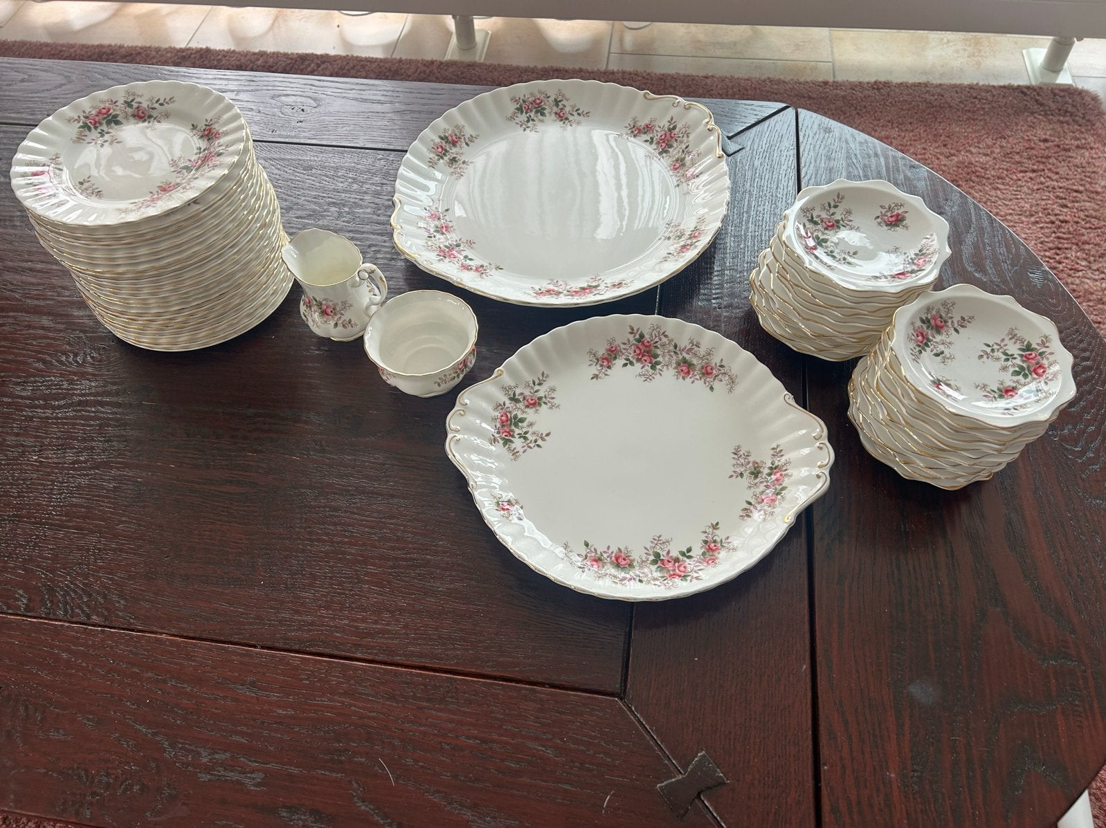 Royal Albert Lavender Rose Servies - Complete Set, Ophalen, Klassiek, Overige typen, Zo goed als nieuw