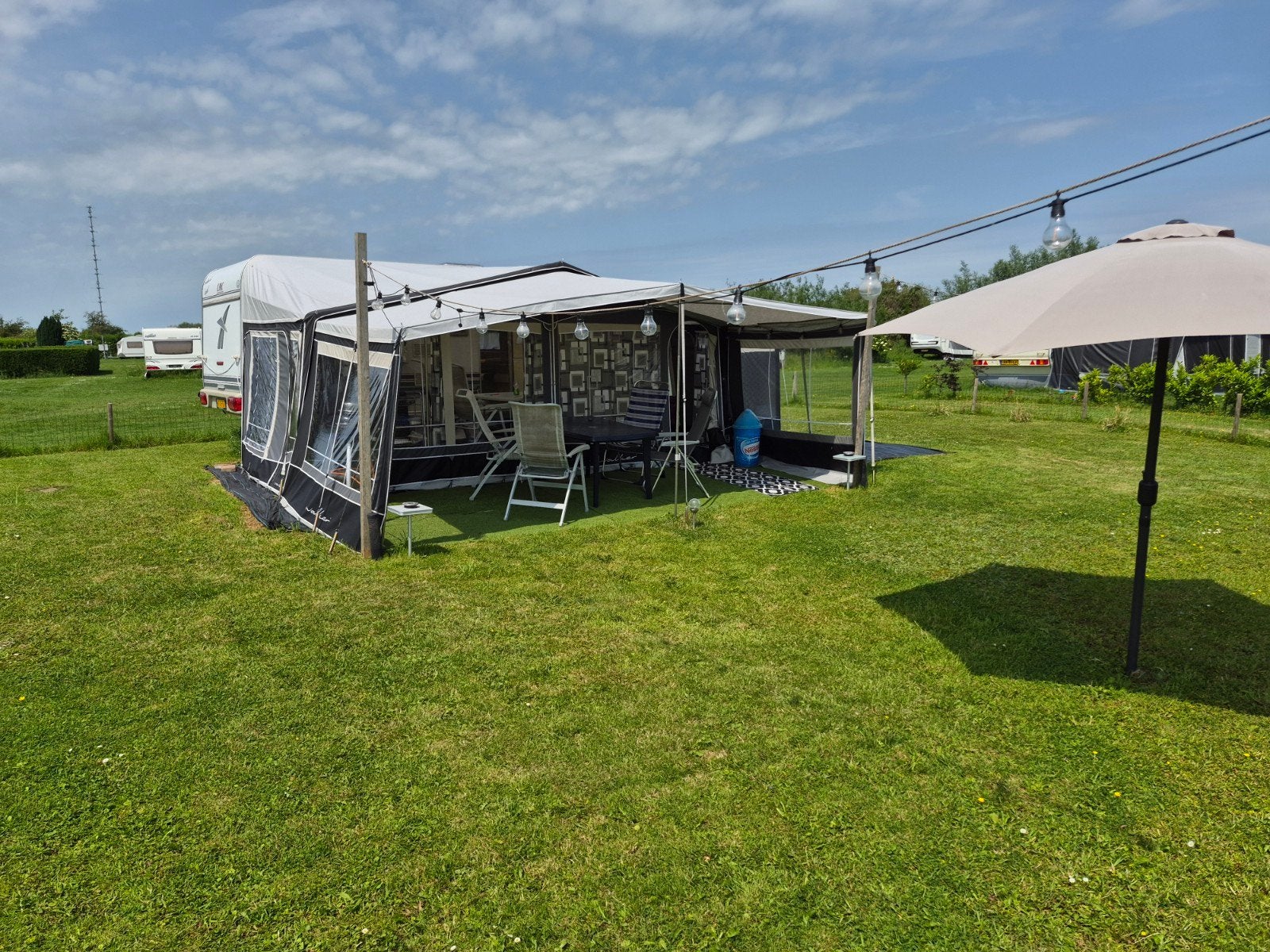 Te koop mooie lmc 530 k1 met inventaris, Caravans en Kamperen, Caravans, Particulier
