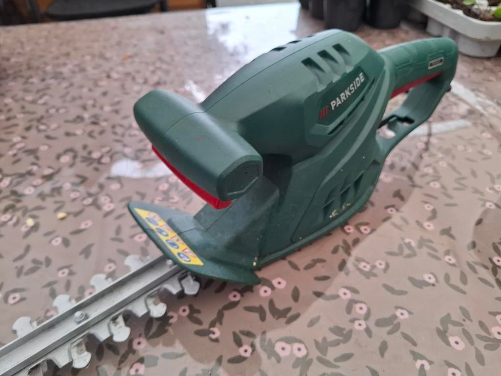 Parkside Heggenschaar met snoer - 2 jaar oud, Ophalen of Verzenden, Elektrisch, Parkside
