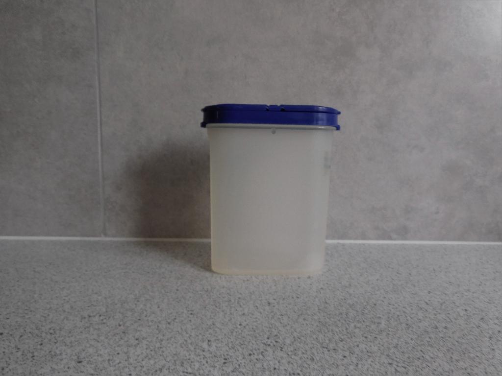 Tupperware Kruiden Ovaal 250 ml. 1846 Blauw, Ophalen of Verzenden, Gebruikt, Blauw, Overige typen