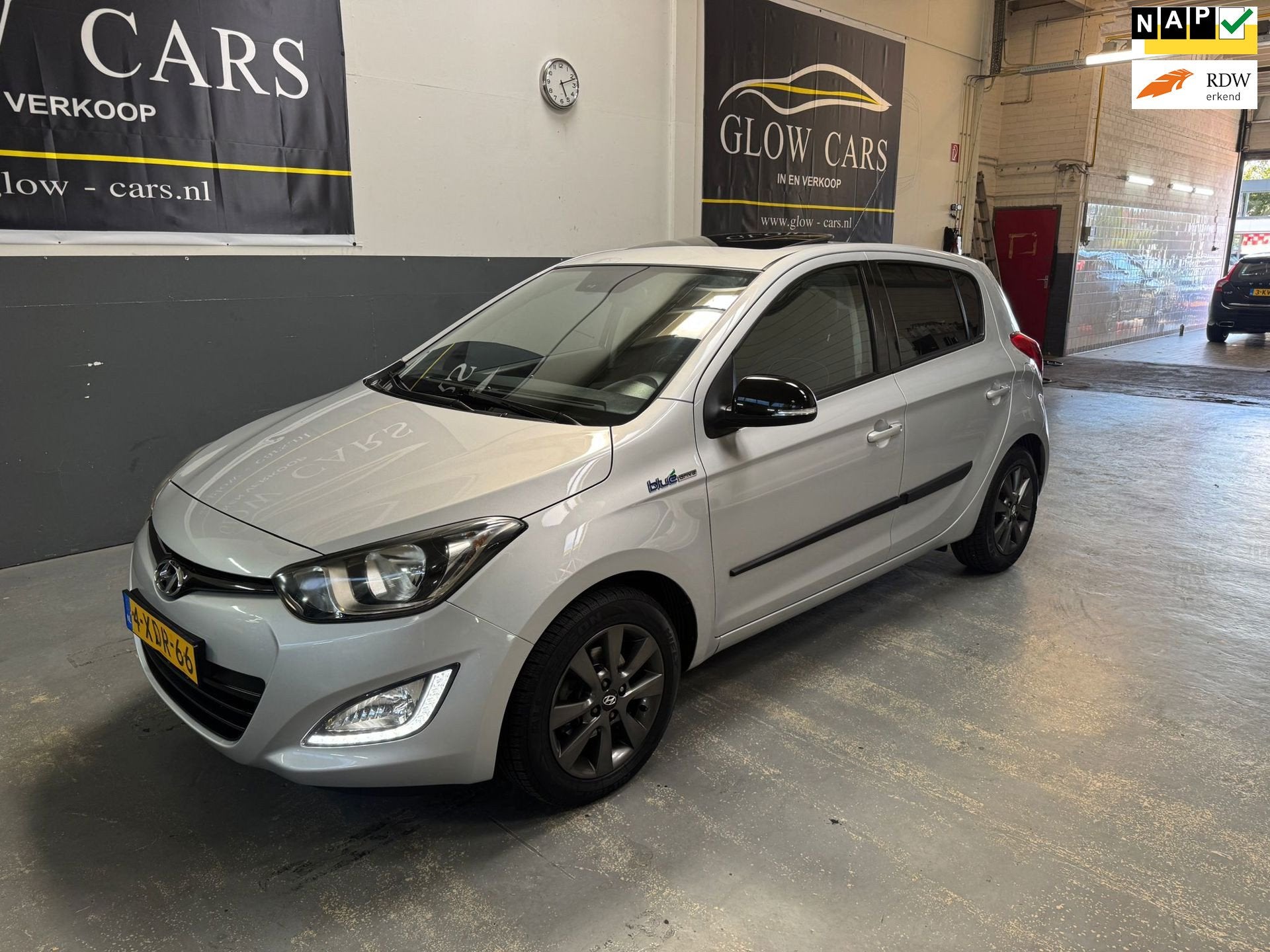 Hyundai I20 1.2i Go! Plus |AIRCO|NAVI|EL.RAMEN|PANO, Auto's, Euro 5, Gebruikt, Zwart, 4 cilinders