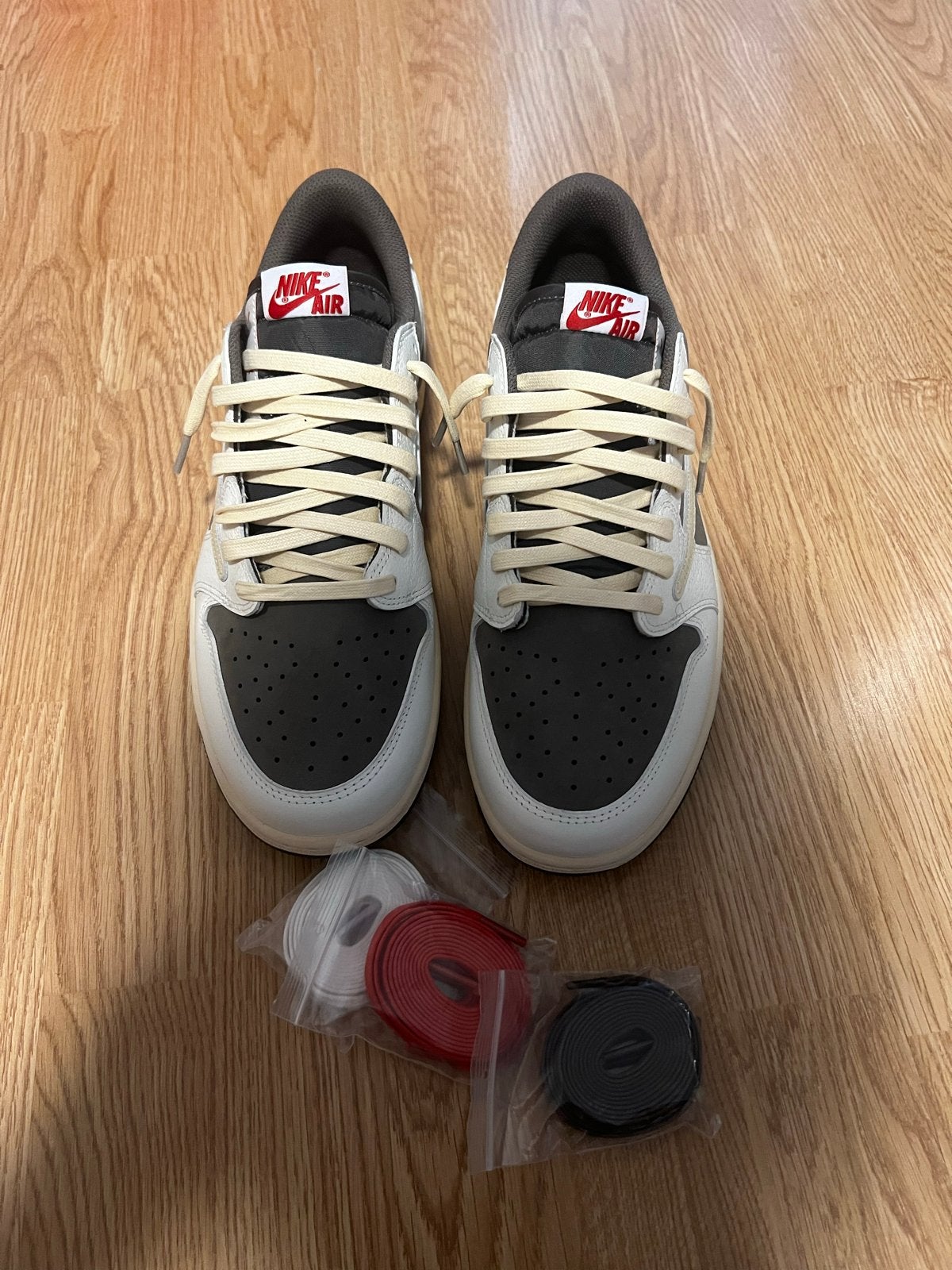 Nike Air Jordan 1 Low OG SP Travis Scott Reverse Mocha, Ophalen of Verzenden, Nieuw, Bruin, Sneakers of Gympen