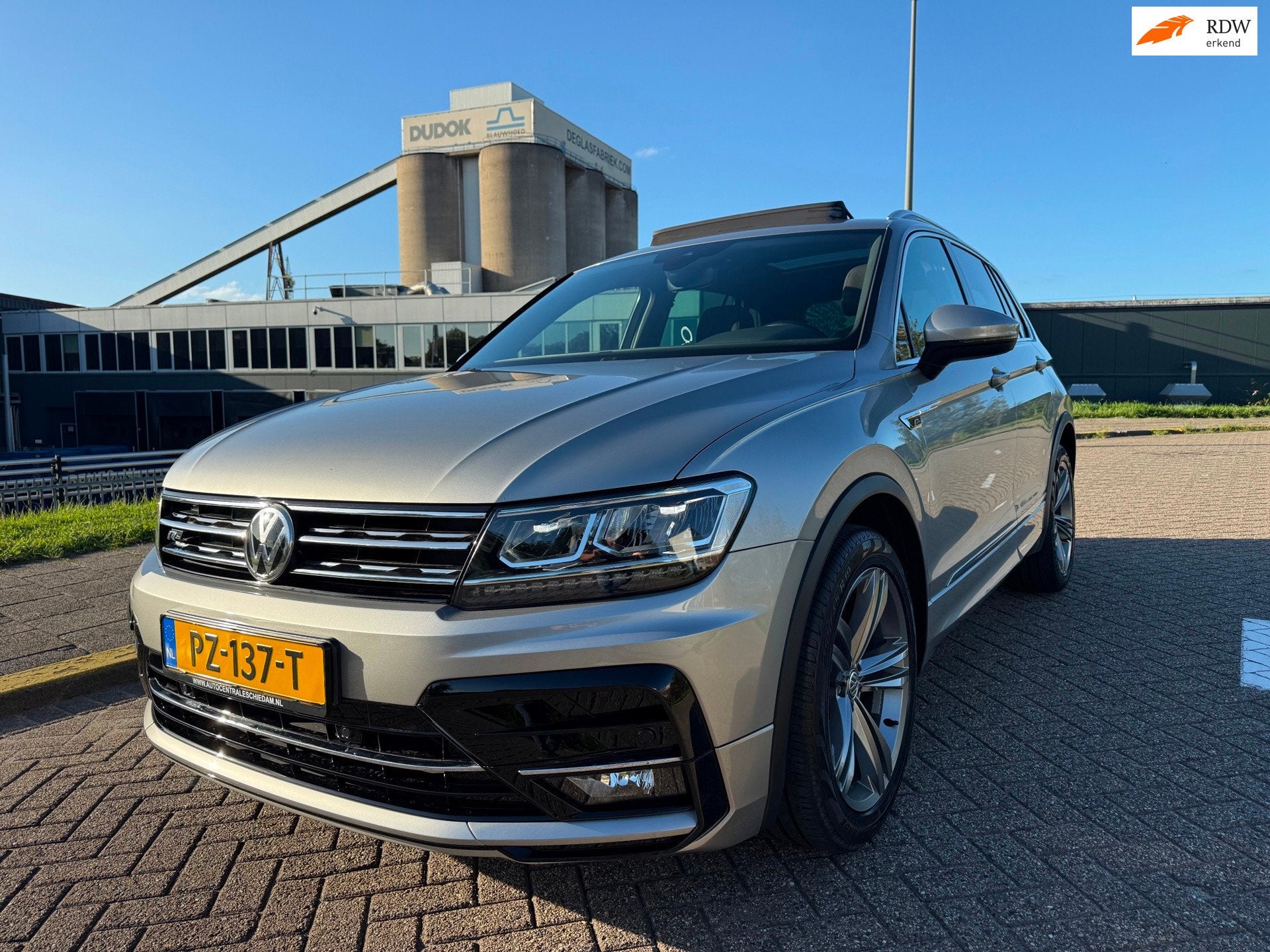 Volkswagen Tiguan 1.4 TSI ACT Comfortline Business R, Dealer onderhouden, Automatische klimaatregeling, Euro 6, 4 cilinders