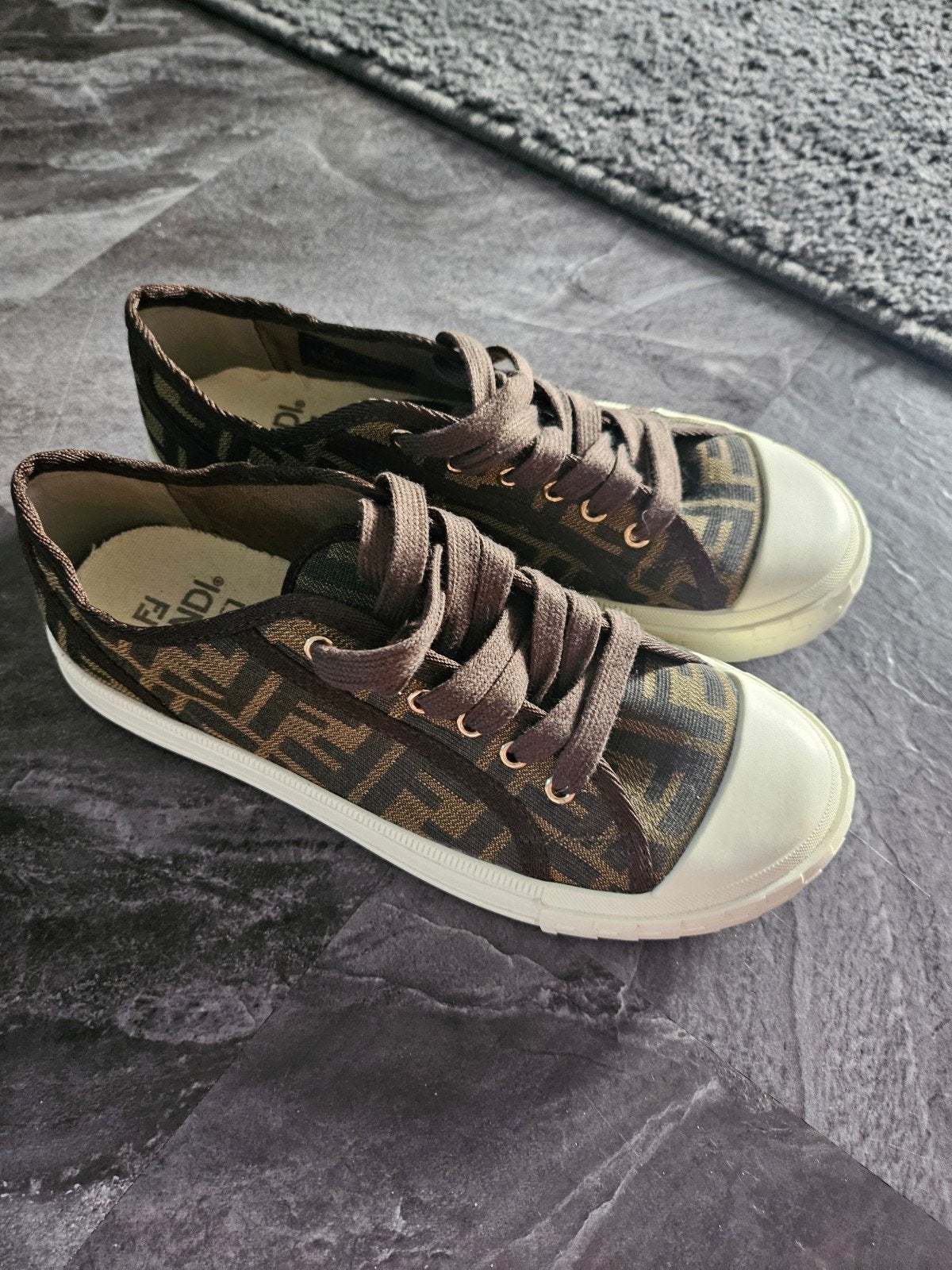 Leuke sneakers, Ophalen of Verzenden, Zo goed als nieuw, Schoenen