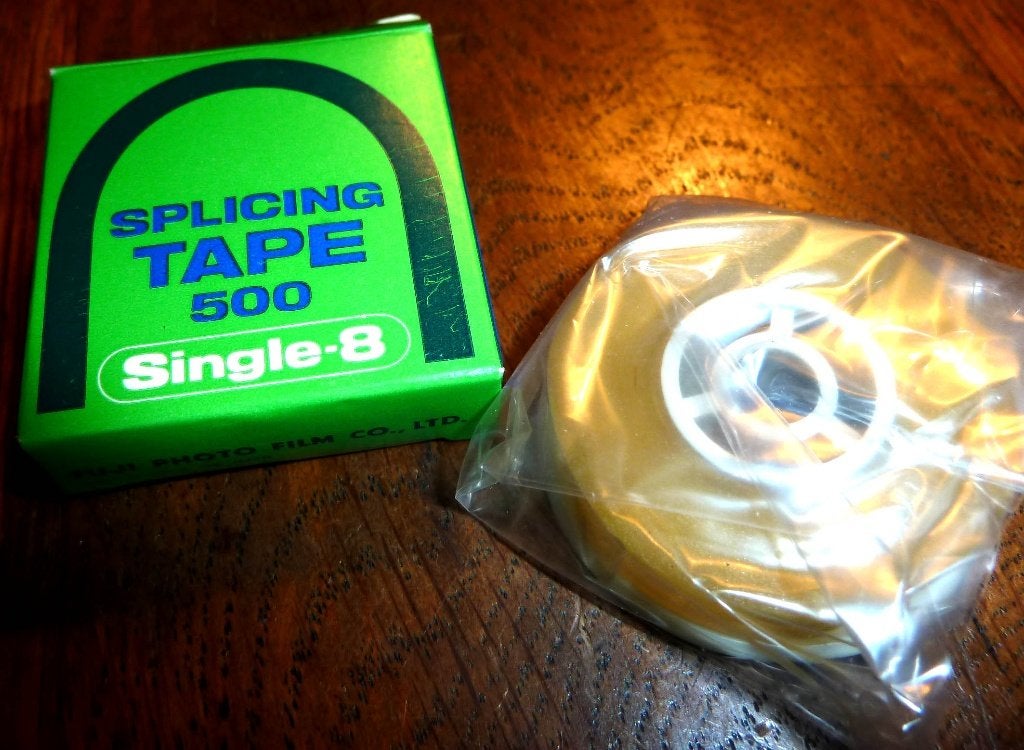 8mm 1 rol 500 plakkertjes tape voor o.a. Fujica Splicer -, Ophalen of Verzenden, 8mm film