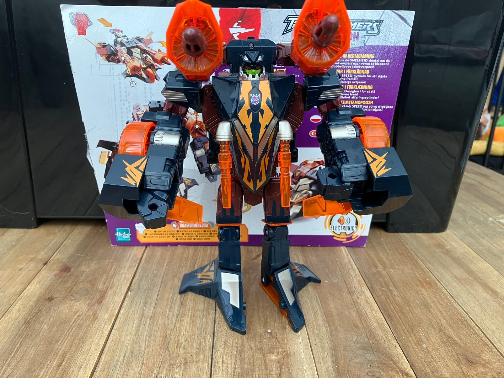 Transformers Cybertron Dark Crumplezone, Verzamelen, Transformers, Overige generaties, Ophalen of Verzenden, Zo goed als nieuw