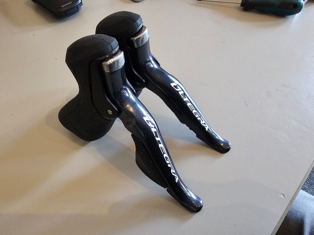 Shimano Ultegra Di2 ST-6870 STI shifters 11s, Gebruikt, Ophalen of Verzenden, Derailleur of Ketting, Aluminium