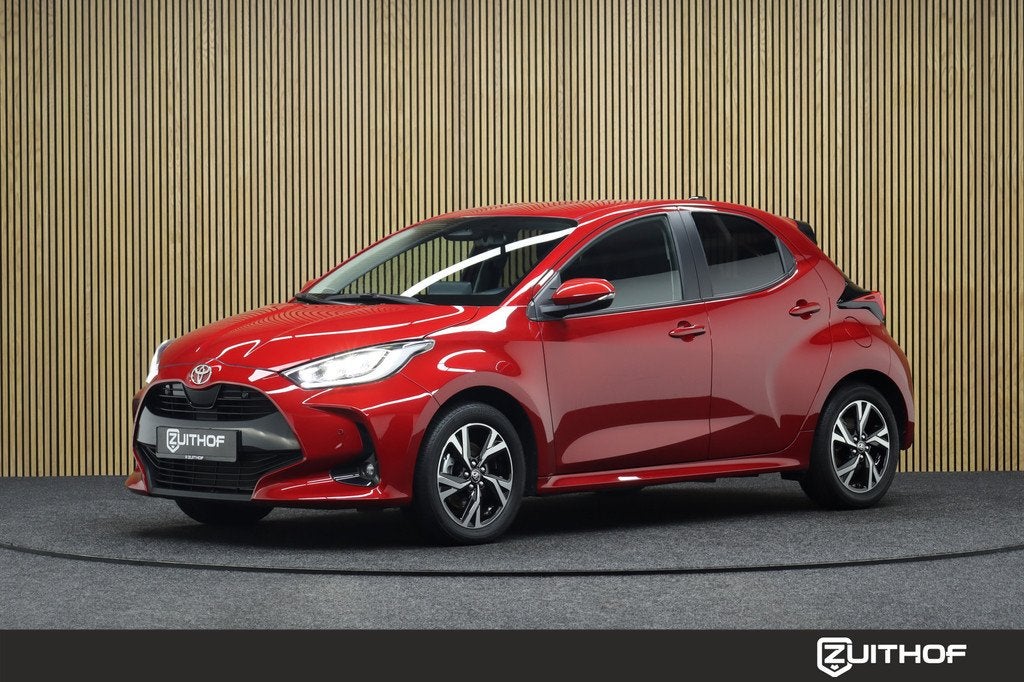 Toyota Yaris 1.5 Hybrid 115 Dynamic + Comfort Pack | Adaptiv, Auto's, Gebruikt, Zwart, Automatische klimaatregeling, Bedrijf