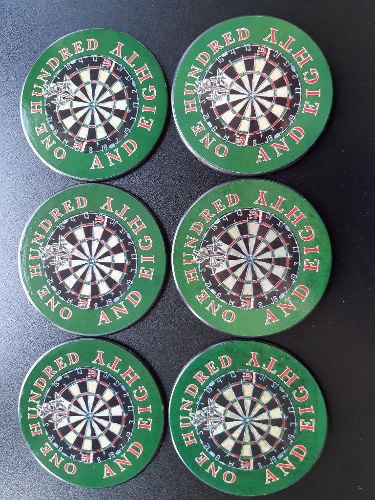 Set van 6 Darts Onderzetters - One Hundred And Eighty NIEUW, Kurk, Glasonderzetter, Ophalen of Verzenden, Antislip