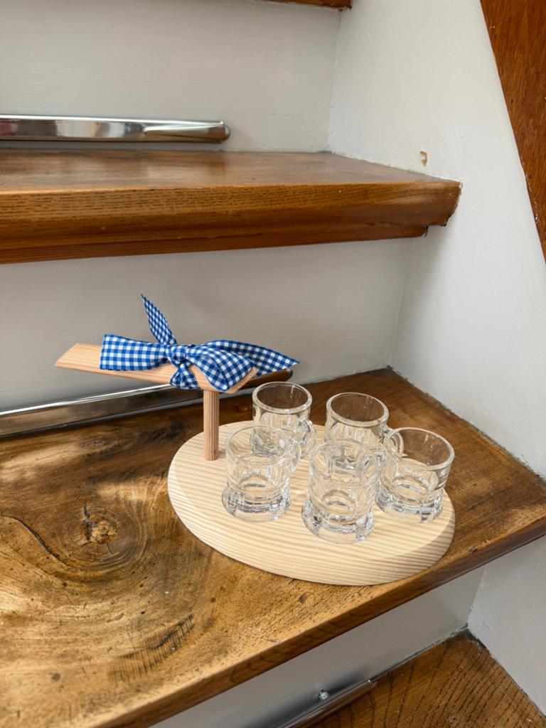 Houten serveerplank met glazen shotglaasjes, Ophalen of Verzenden, Zo goed als nieuw, Borrel- of Shotglas