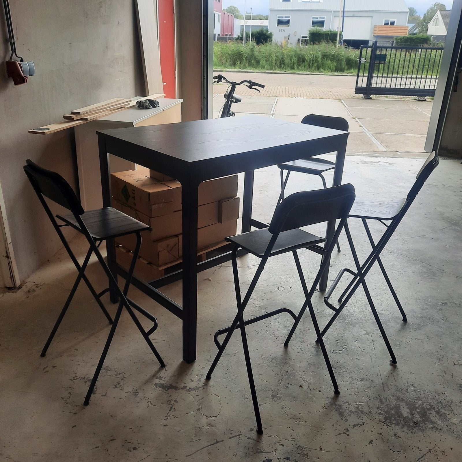 IKEA barmeubel met 4 stoelen - Donkerbruin (120x80x105cm), Ophalen, Gebruikt, Inclusief barstoelen
