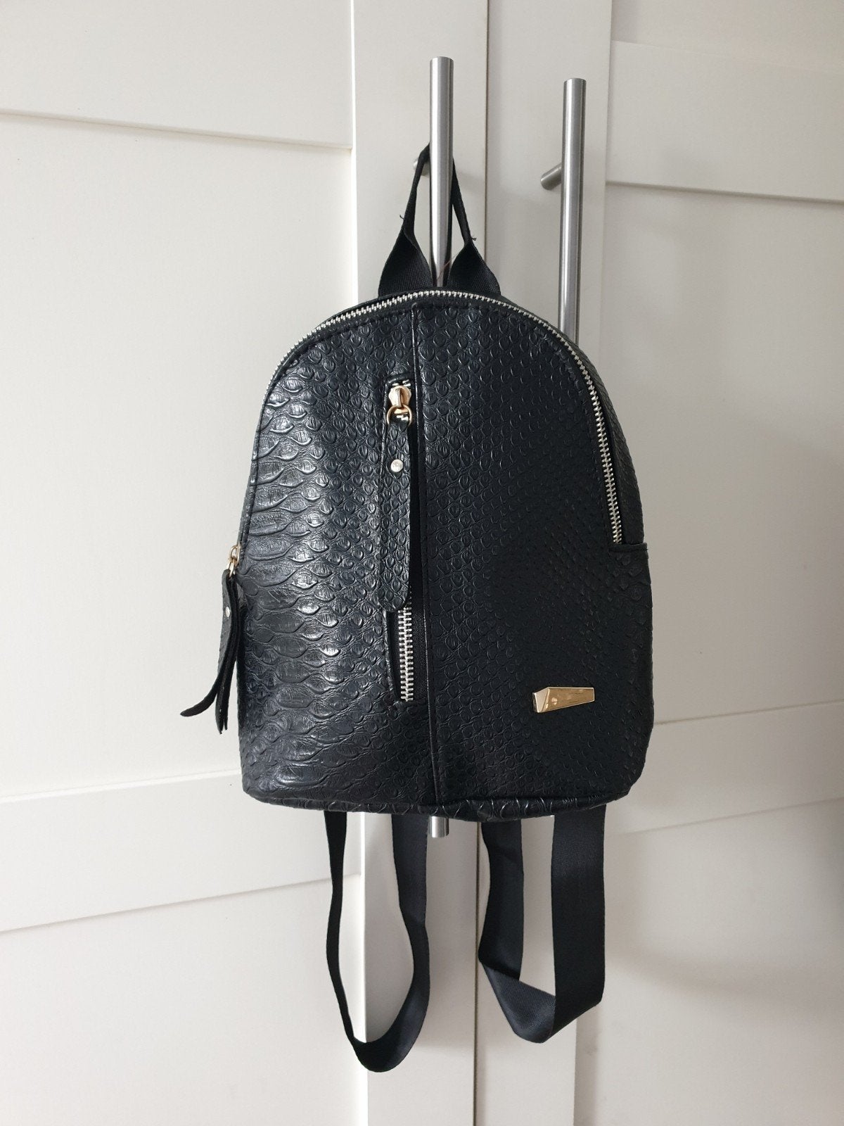Nieuwe Zwarte Rugzak met Slangenprint zara dames 💫, Ophalen of Verzenden, Nieuw