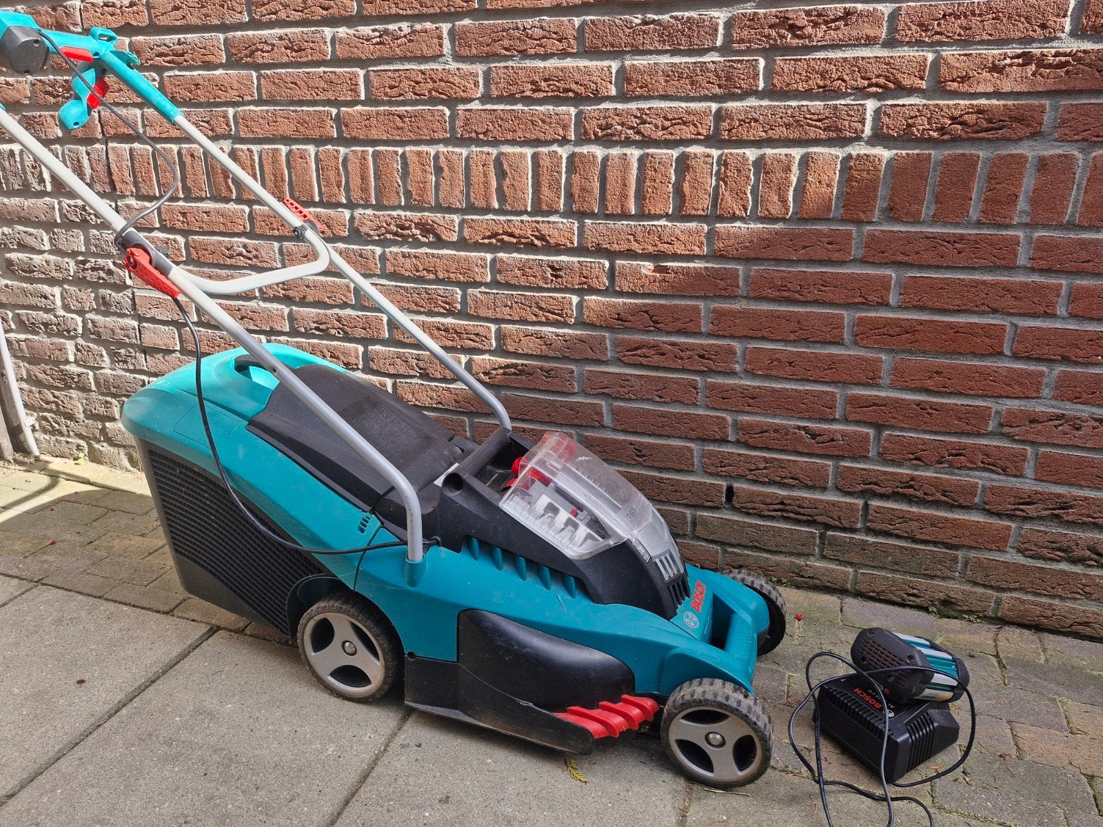 Bosch Grasmaaier 36LI H Accu+Lader+Accu=Bargain, Ophalen, Cirkelmaaier, Gebruikt, Accu-grasmaaier
