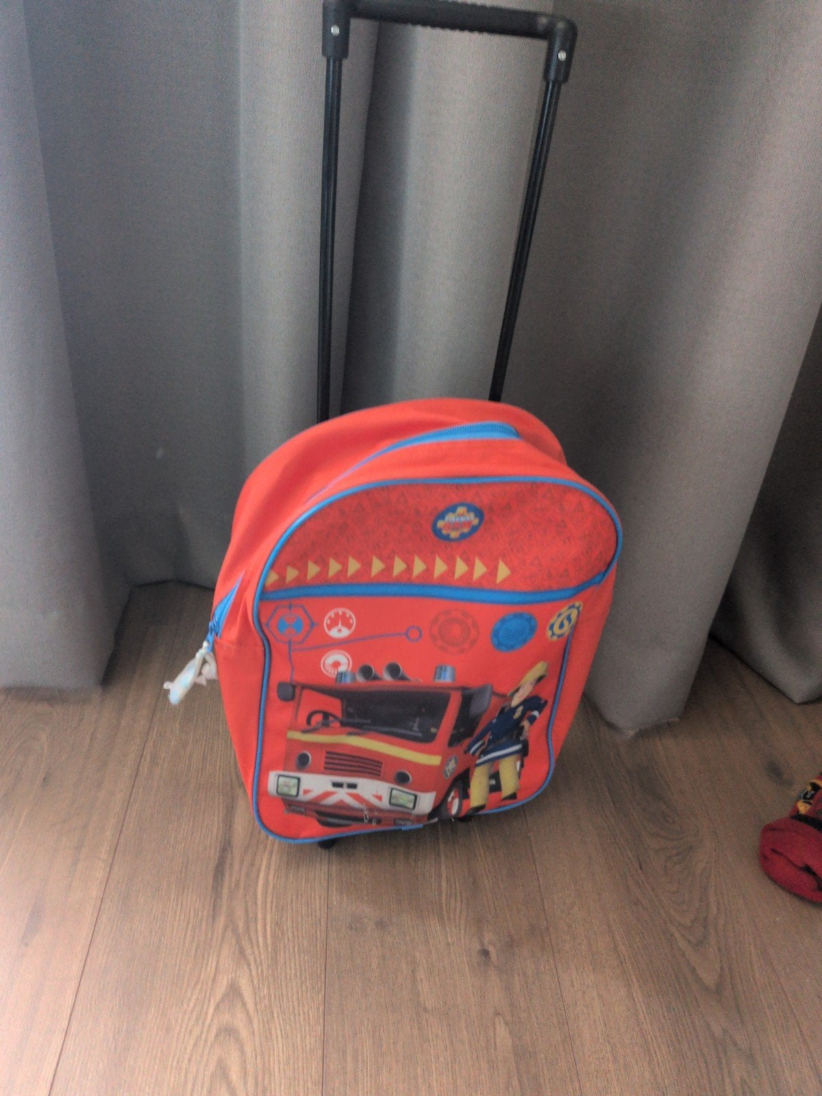 Brandweer man sam koffer kinderen, Ophalen, Hard kunststof, Minder dan 50 cm, Zo goed als nieuw
