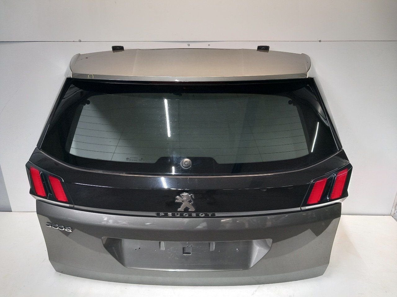Achterklep Peugeot 3008, Onderdelen@venauto.nl, Van der Ven Autorecycling B.V., Gebruikt, Ettenseweg 76, 4706 PB Roosendaal, The Netherlands