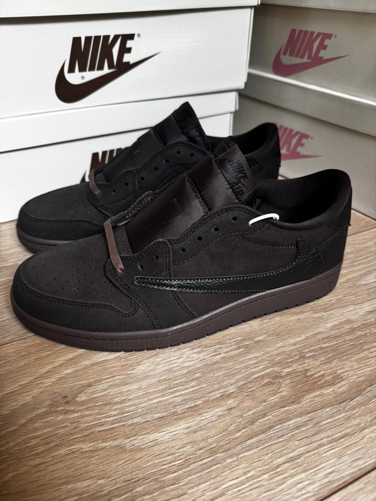 Jordan 1 Travis Scott Brown Velvet, Ophalen of Verzenden, Nieuw, Bruin, Sneakers of Gympen