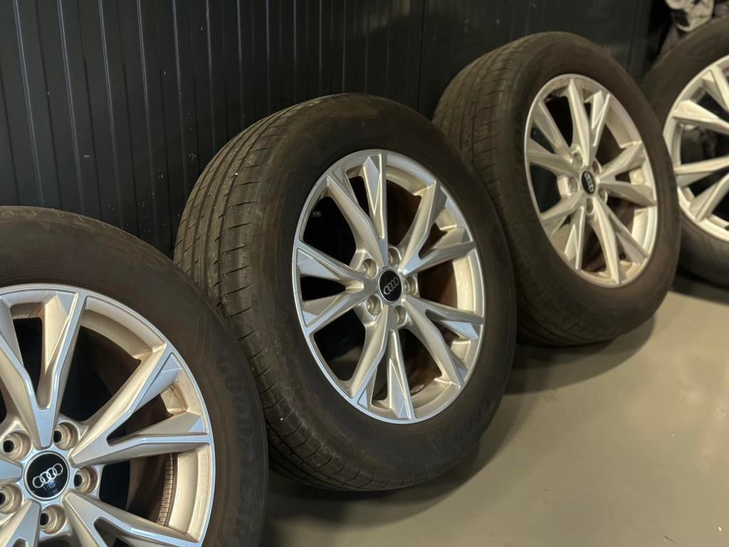 Audi Q3 wielen zomerbanden Z.G.A.N Goodyear, Auto-onderdelen, Banden en Velgen, Ophalen, 18 inch, 235 mm, Zomerbanden