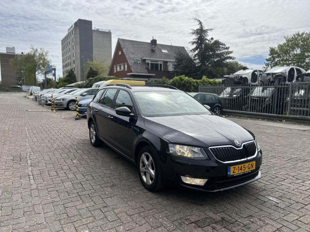 Skoda Octavia Combi 1.6 TDI DSG PDC NAVI (bj 2013), Auto's, Skoda, Bedrijf, Te koop, Octavia, ABS, Airbags, Airconditioning, Alarm