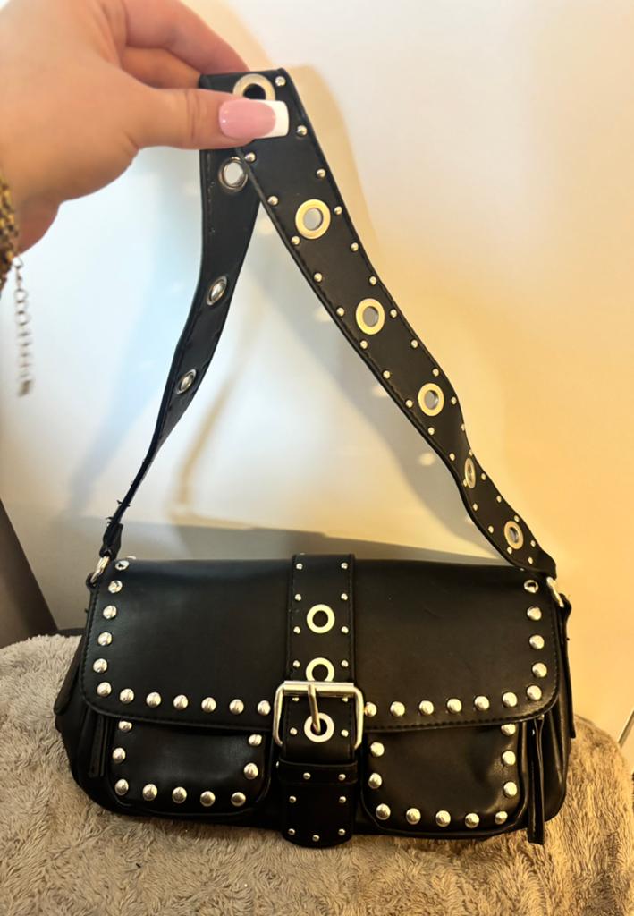 Zwarte tas met zilveren studs, Sieraden, Tassen en Uiterlijk, Tassen | Schoudertassen, Verzenden, Zo goed als nieuw, Zwart