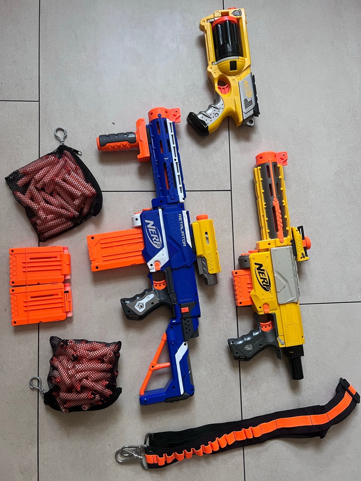 Nerf geweren set met accessoires en pijltjes, Ophalen of Verzenden, Gebruikt, Jongen of Meisje