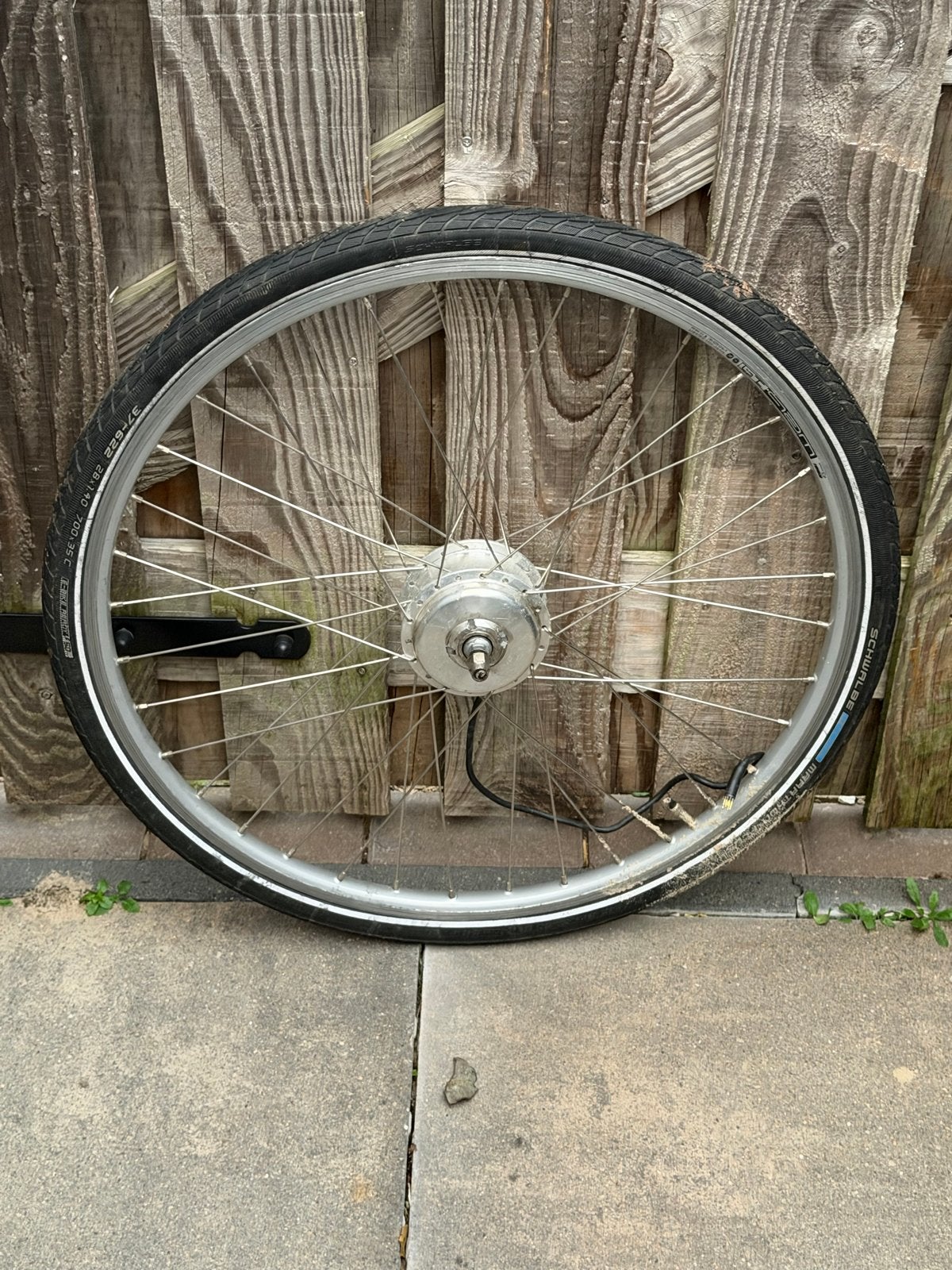 Voorwiel 28 inch met 9-pins connector Batavus Fuego E-bike, Ophalen of Verzenden, Gebruikt, Elektrische fiets, Wiel