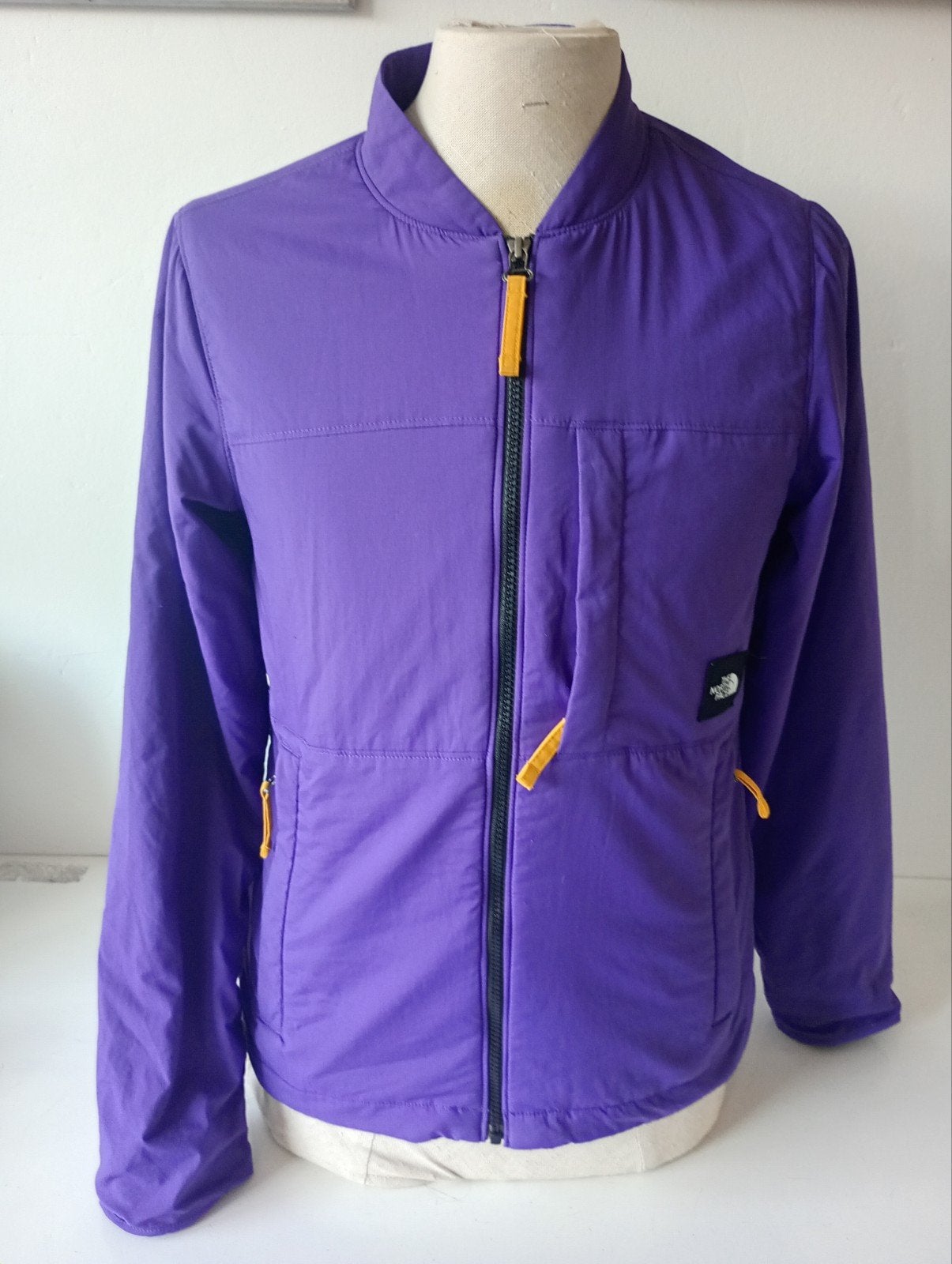 The North Face Dames Jas Maat S Paars, VF International Sagl, Via Laveggio 5, 6855 Stabio, Switzerland, Verzenden, Paars, Zo goed als nieuw