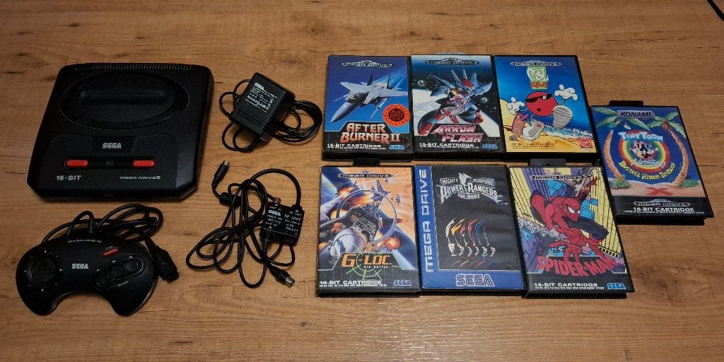 Sega MegaDrive II Console & 5 games, Spelcomputers en Games, Mega Drive, Ophalen of Verzenden, Met 1 controller, Gebruikt