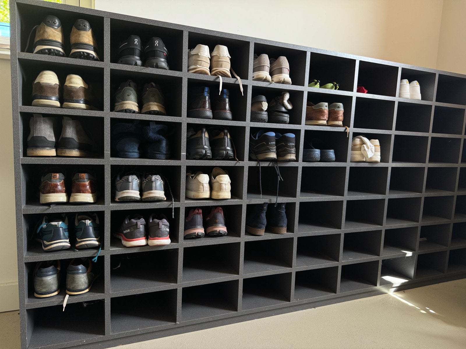 Grote vakkenkast antraciet - Ideaal voor schoenen (63 vakken, Ophalen, Gebruikt