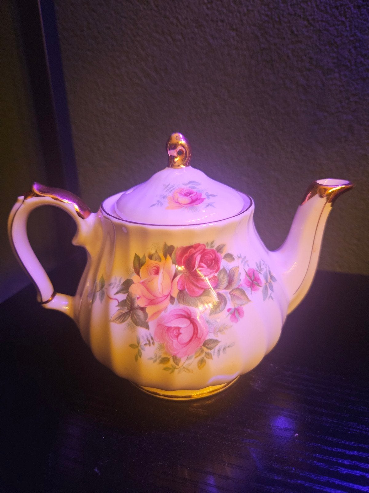 Vintage Sadler Theepot met Rozenpatroon en goud, Ophalen