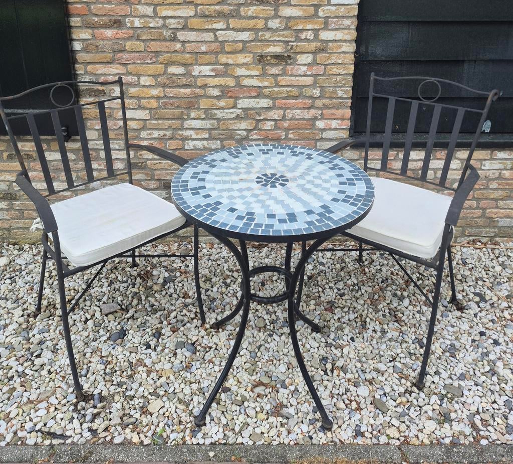 Metalen bistroset met mozaïektafel en 2 degelijke armstoelen, Ophalen