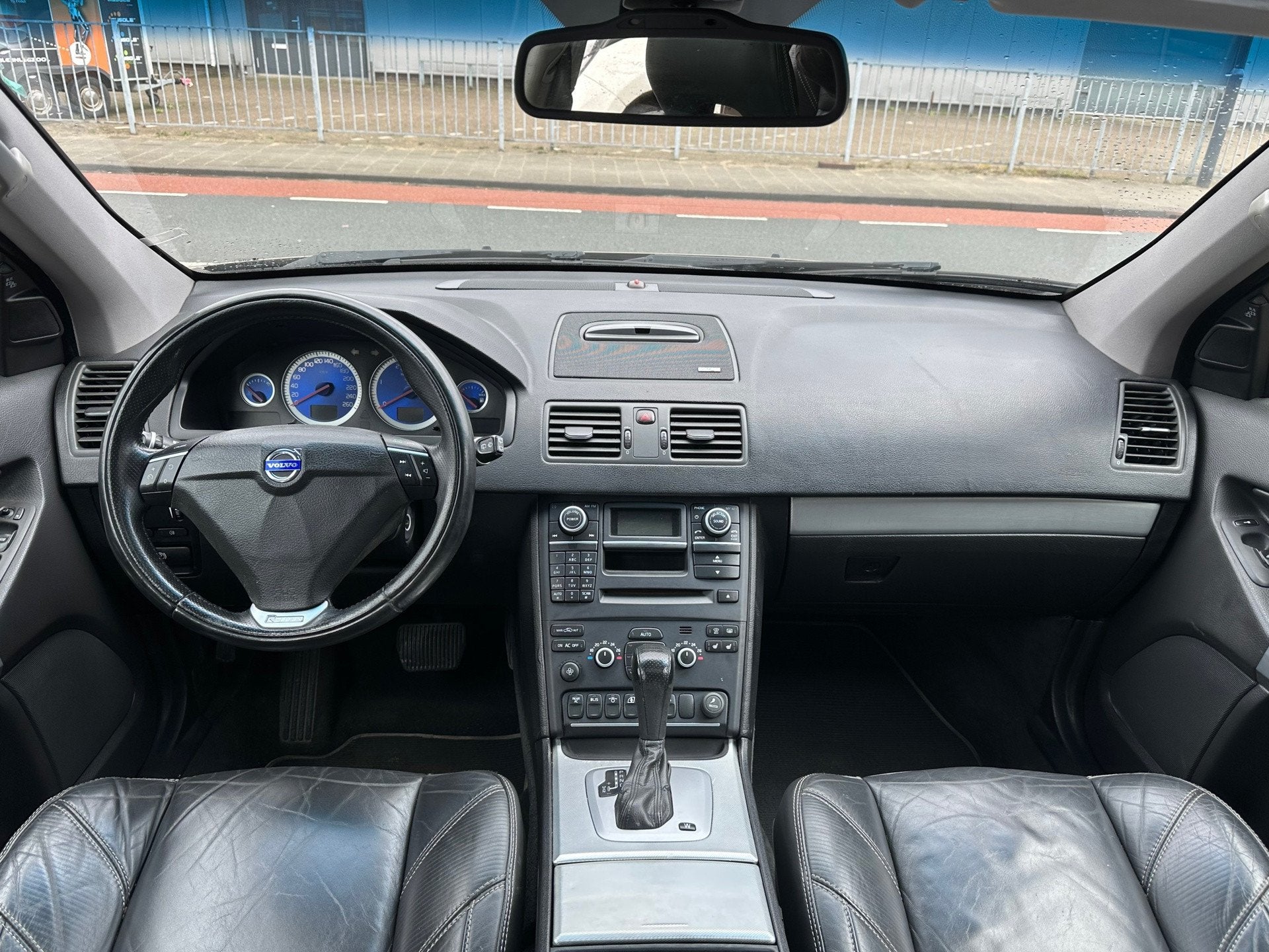 Volvo XC90 2.4 D5 Summum / 7P / Pano / Leder / Dynaudio / Na, Auto's, Euro 5, Gebruikt, 255 €/maand, 7 stoelen