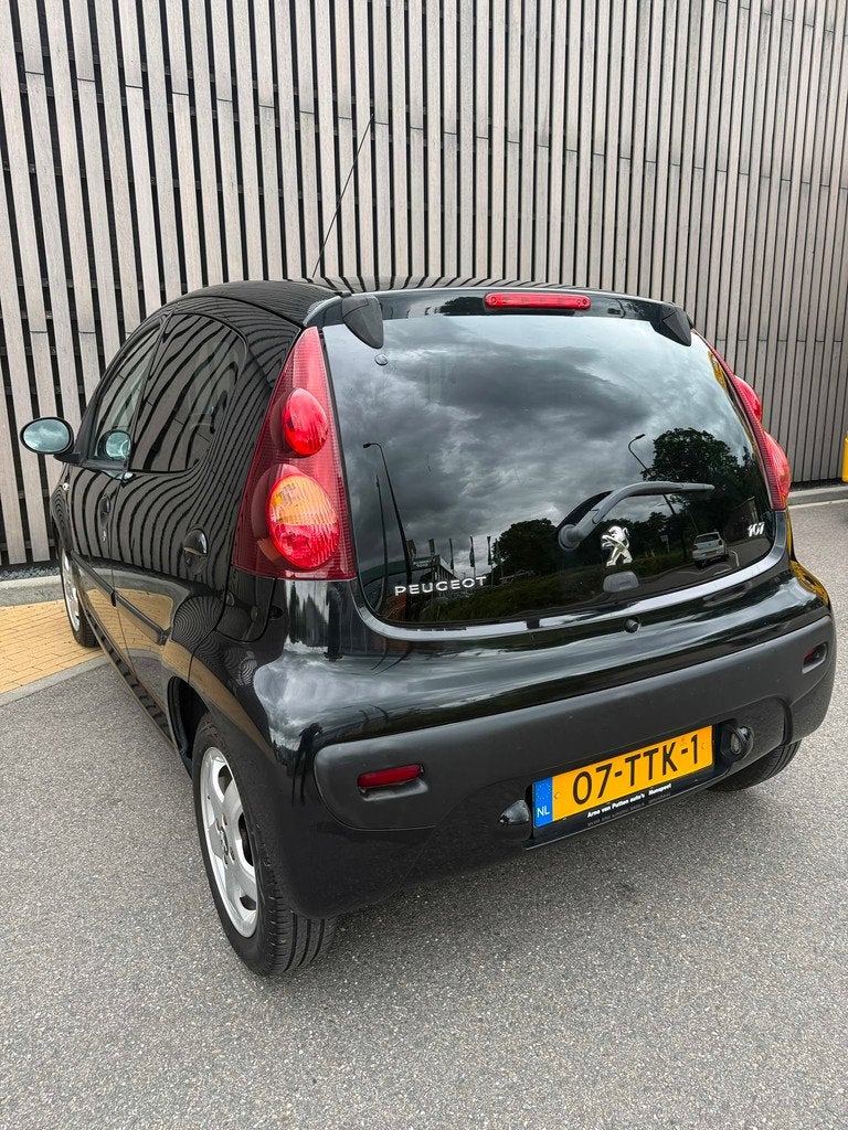 Peugeot 107 1.0 Envy Airco /Navigatie /Bluetooth, Auto's, Peugeot, Voorwielaandrijving, Euro 5, Stof, Gebruikt