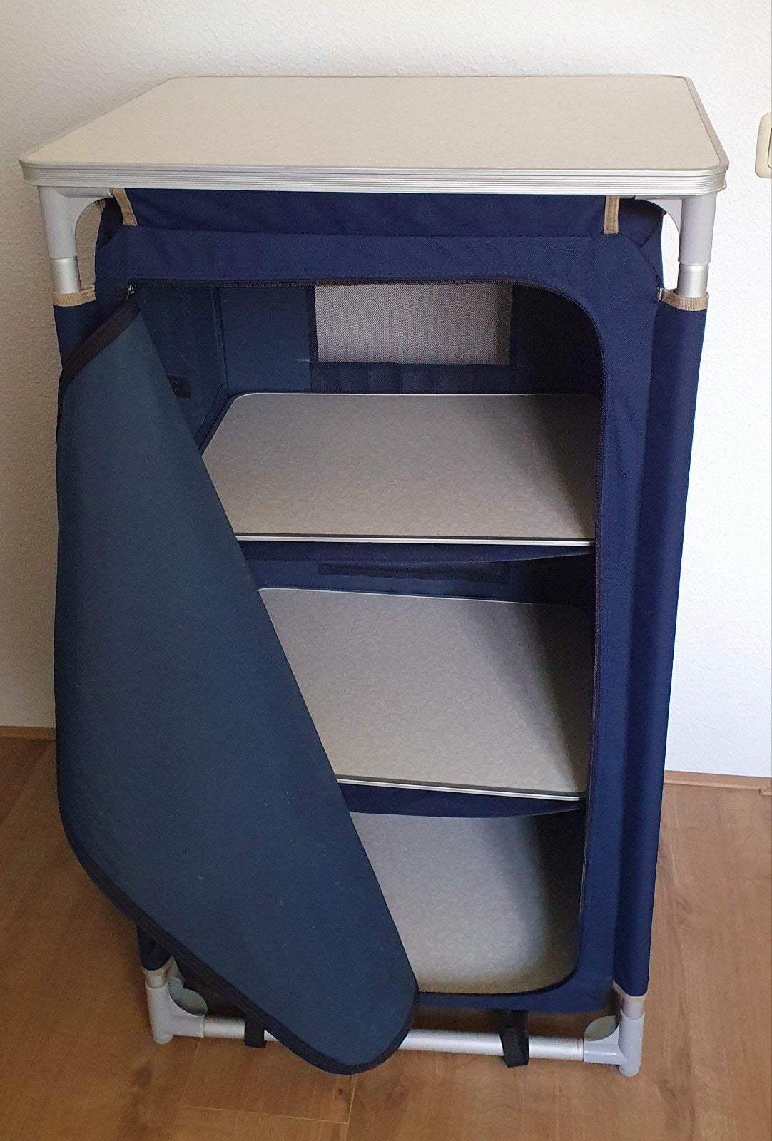 Campingkast met bovenblad en 3 planken, Vrijbuiter, Ophalen, Zo goed als nieuw, Campingkast
