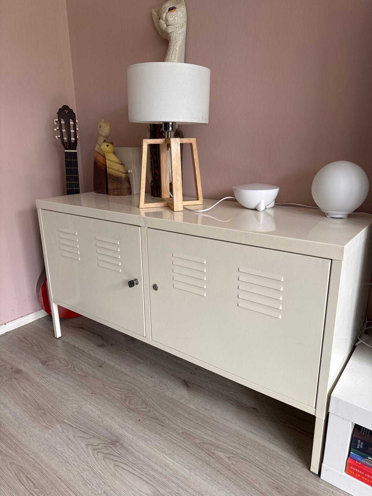 Metalen kastje met 2 deuren - Crème/wit, Ophalen, Gebruikt, 100 tot 150 cm, Minder dan 100 cm