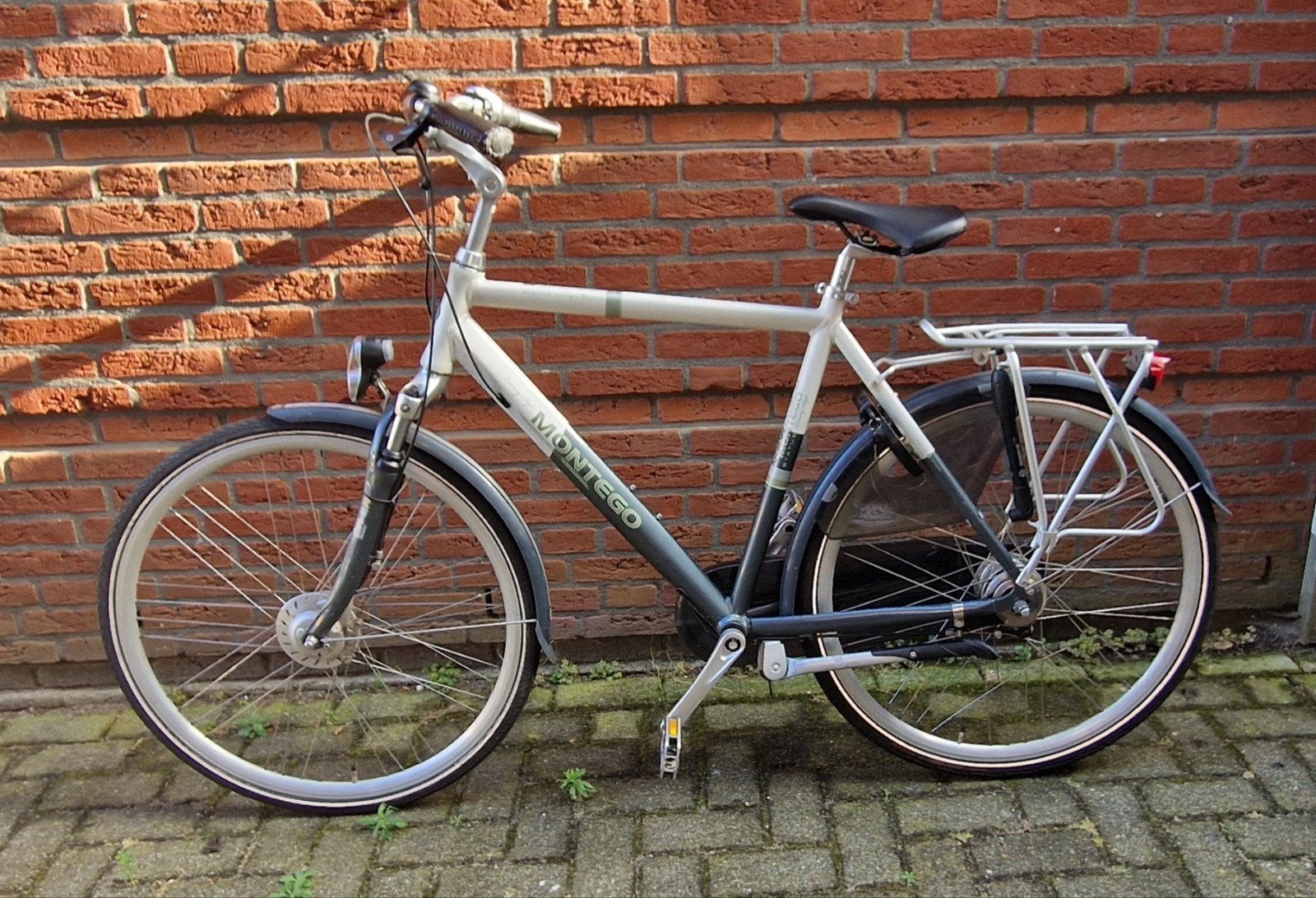 Montego N8 28", Fietsen en Brommers, Gebruikt, Versnellingen, Trommelrem, Ophalen