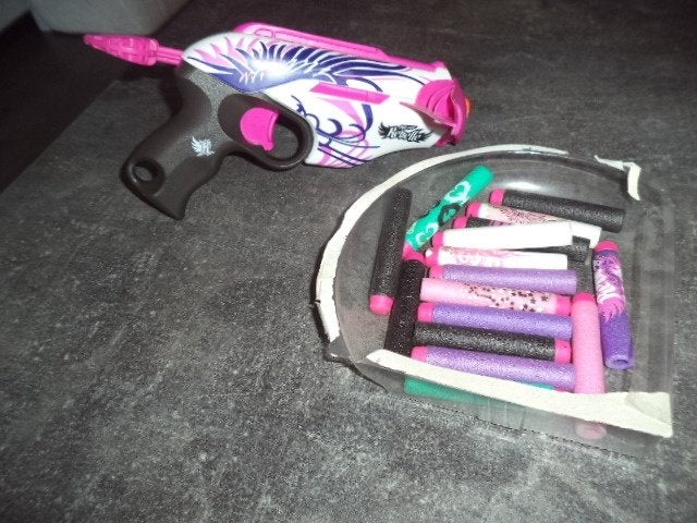 Nerf Rebelle Pink Crush + pijltjes, Ophalen of Verzenden, Zo goed als nieuw